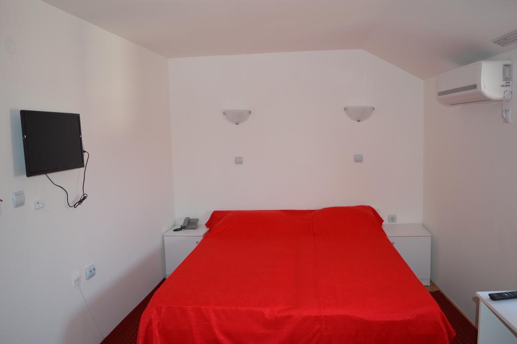 Vip Hotel Skopje - New Management Экстерьер фото