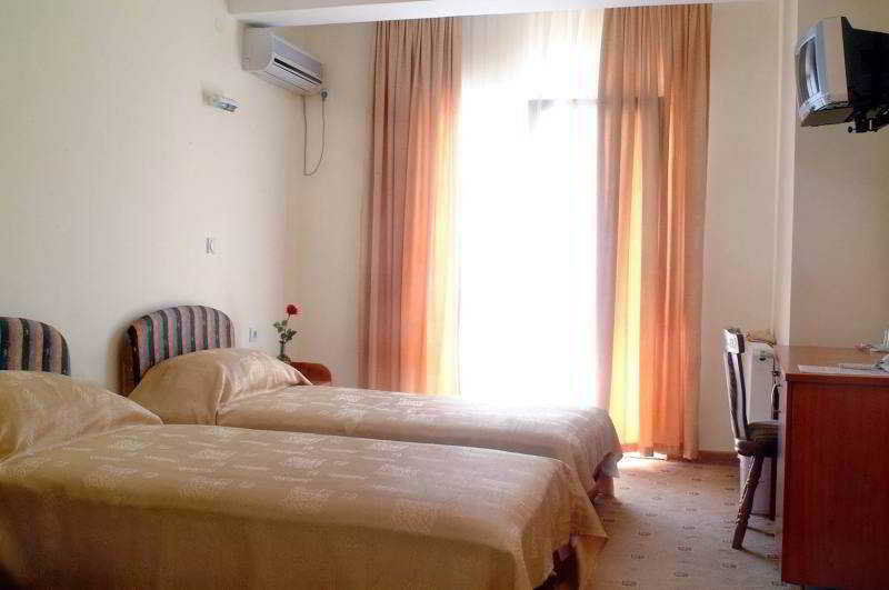 Vip Hotel Skopje - New Management Экстерьер фото